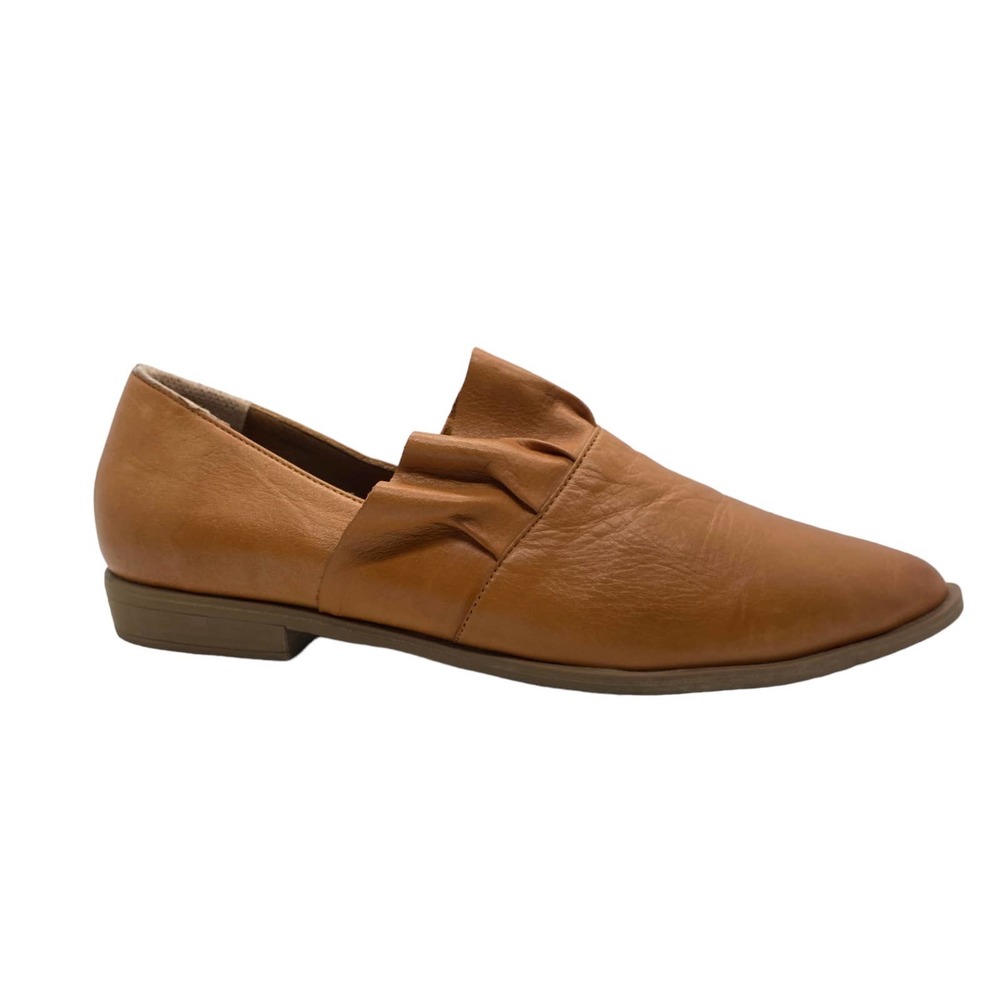 Bueno Burcu Leather Ruffle Slip-on Loafers